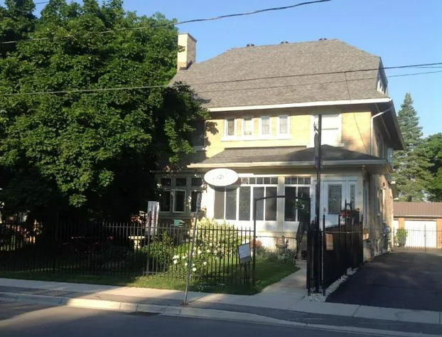 10th Avenue Guest House & Suites hotel detail image 4