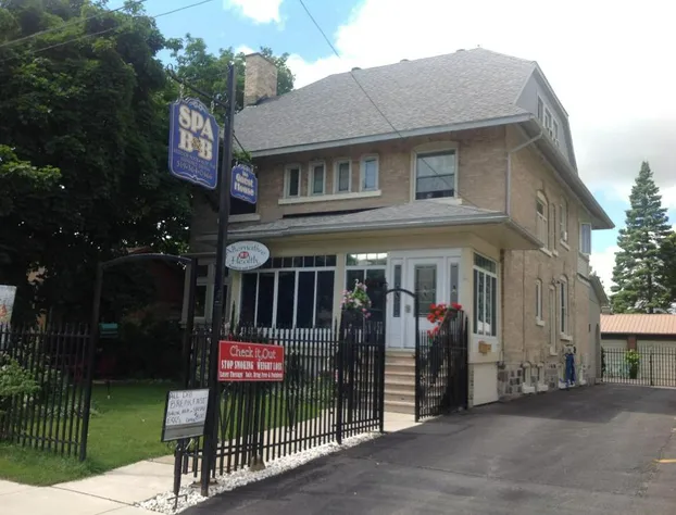 10th Avenue Guest House & Suites hotel detail image 3