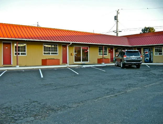 Wild Chinook Inn hotel detail image 2