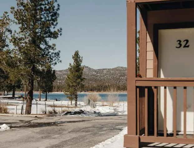 Vintage Lakeside Inn hotel detail image 4