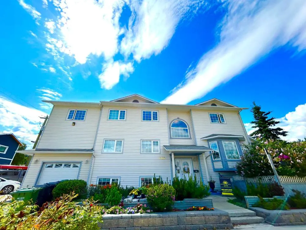 Midnight Sun Inn hotel hero