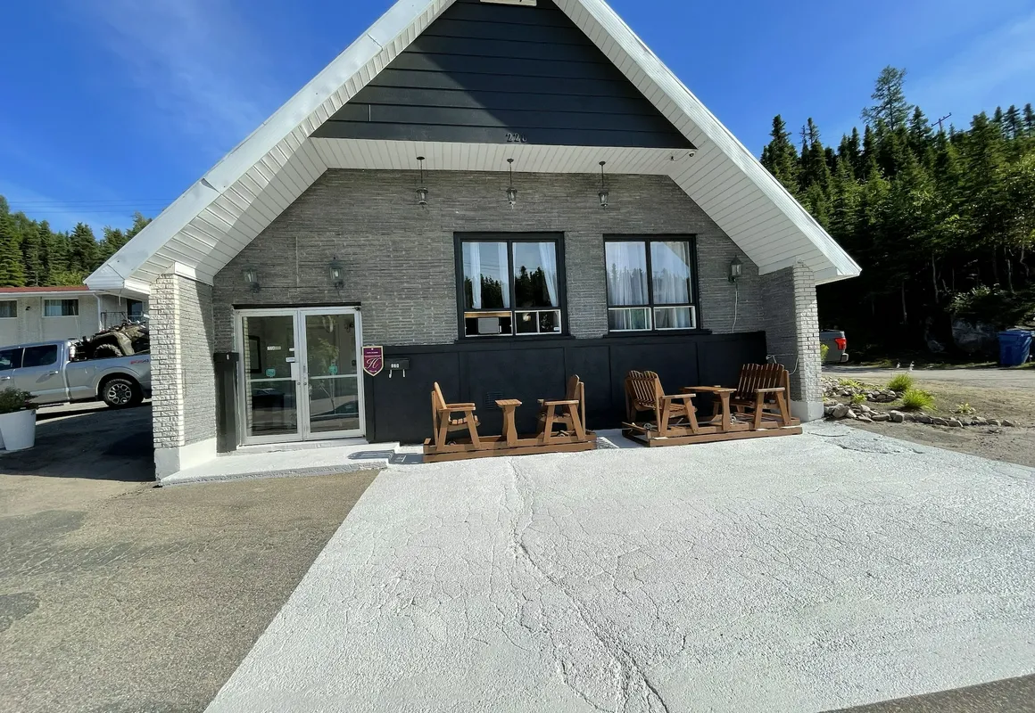 Motel du Rosier hotel hero