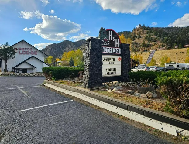 H & H Motor Lodge hotel detail image 1