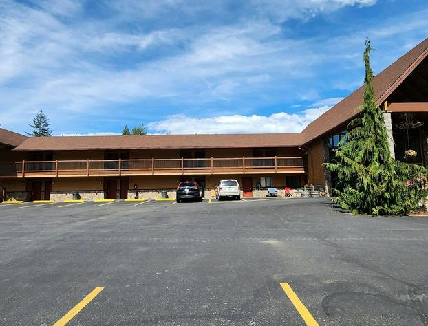 Cowlitz River Lodge hotel detail image 2