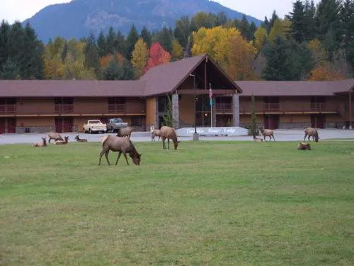 Cowlitz River Lodge hotel detail image 1