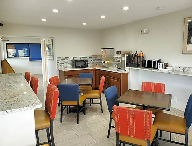 Travelodge by Wyndham Albuquerque West hotel detail image 2