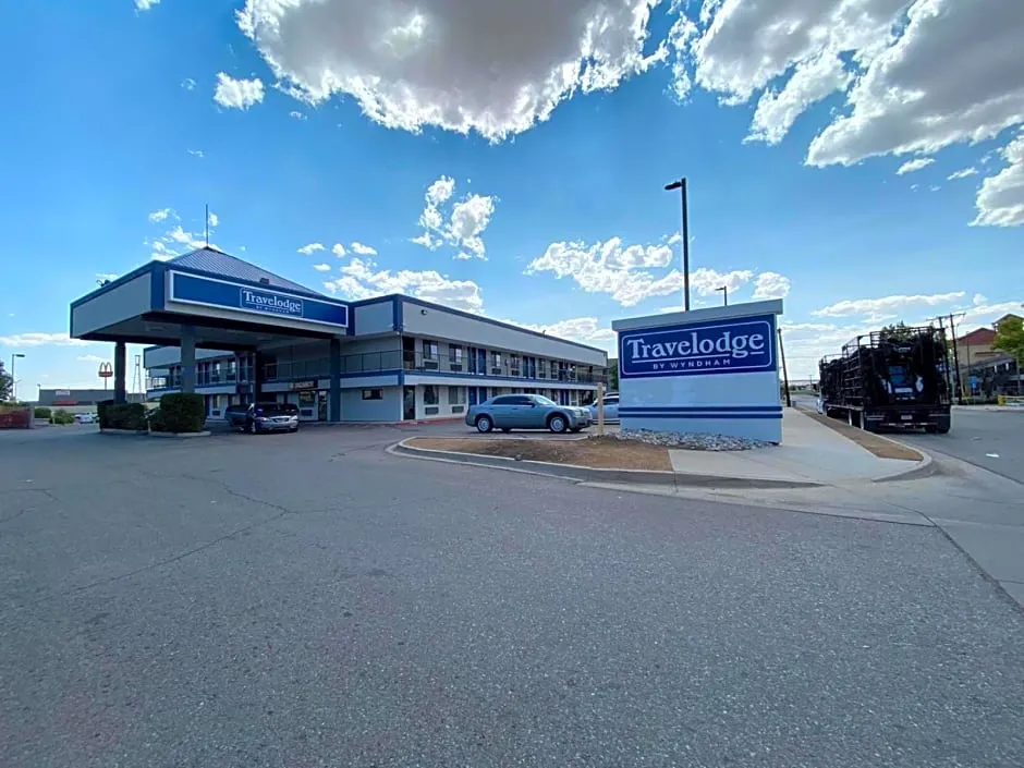Travelodge by Wyndham Albuquerque West hotel hero
