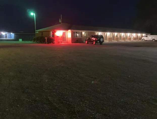 Tops Motel hotel detail image 1