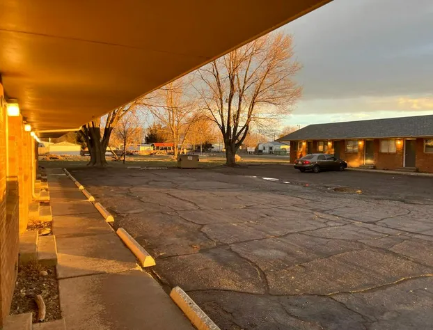 Tops Motel hotel detail image 4