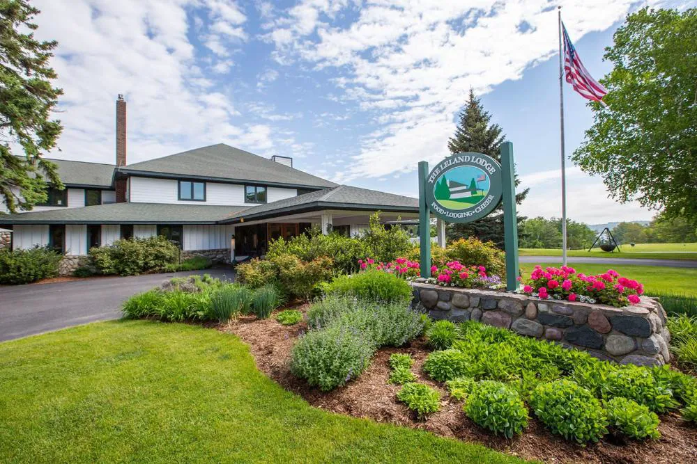 Leland Lodge hotel hero