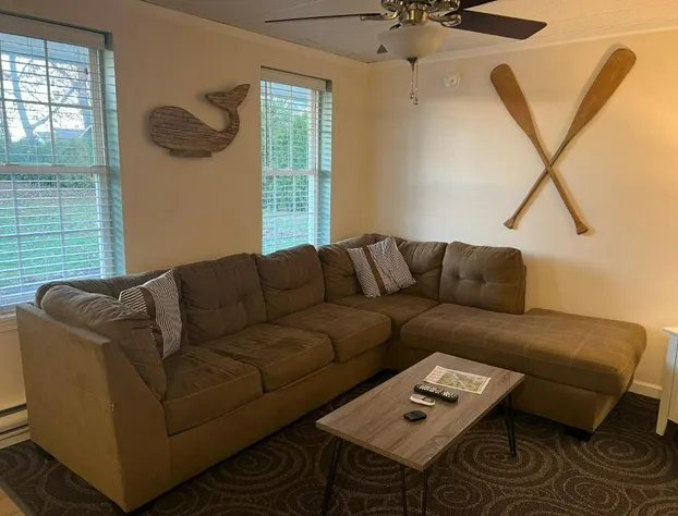 The Beachside hotel detail image 1