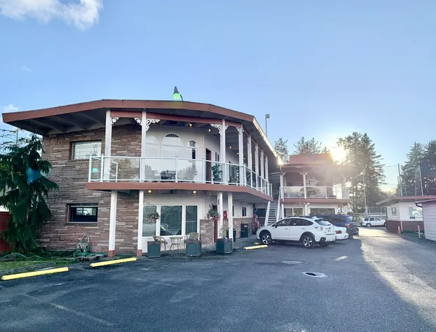 Breakers Boutique Inn hotel detail image 1