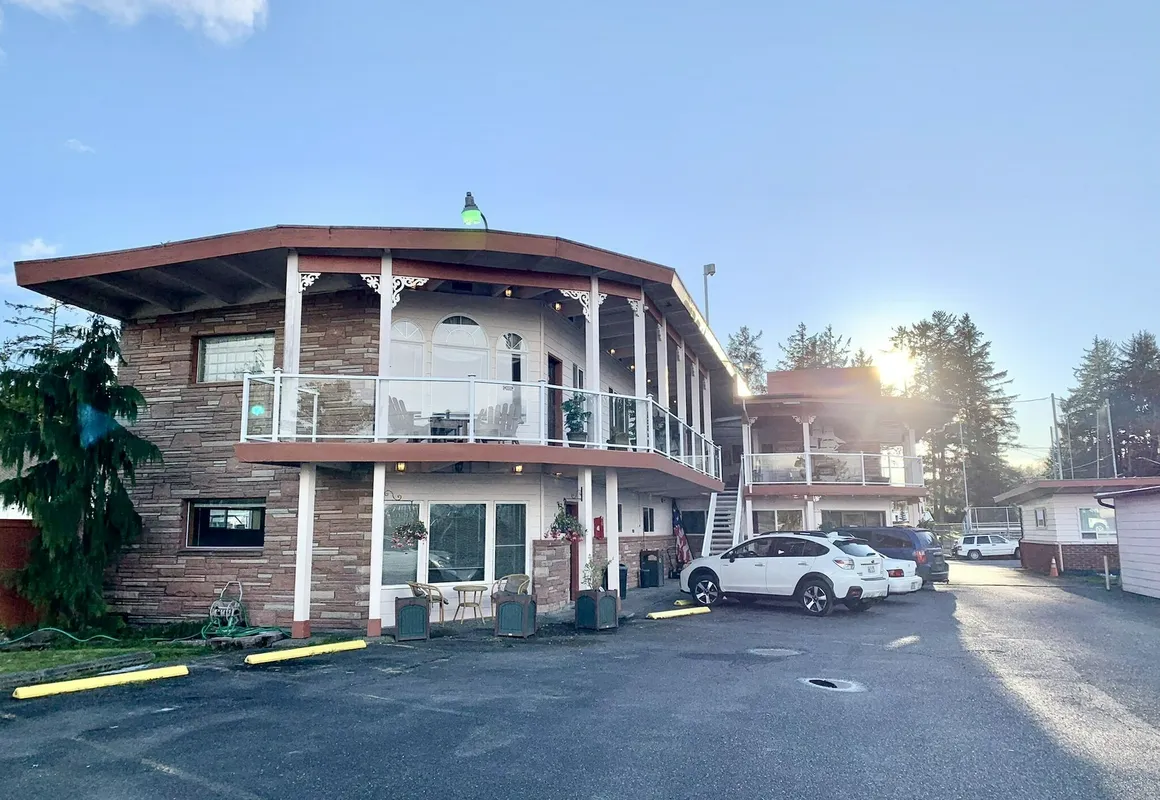 Breakers Boutique Inn hotel hero