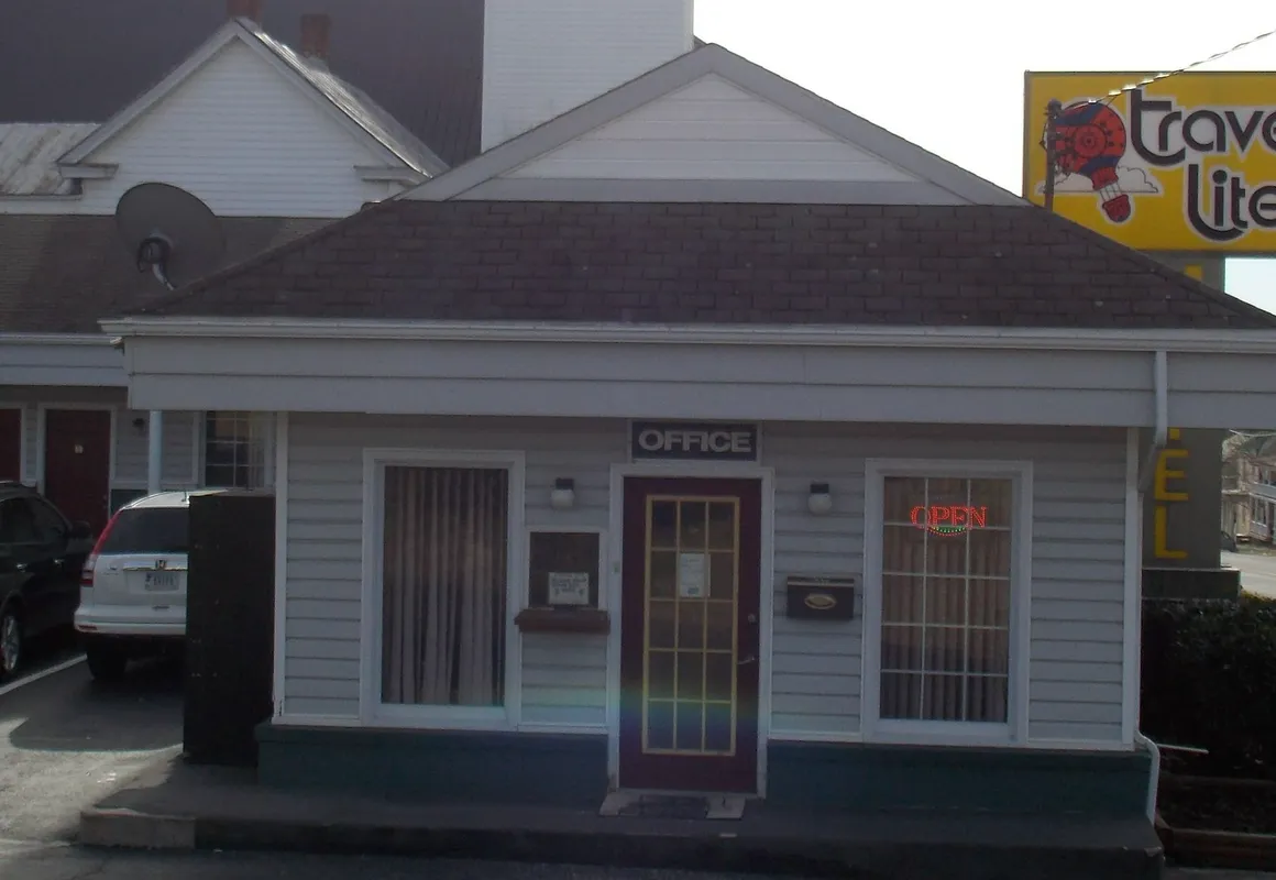 Travel Lite Motel hotel hero