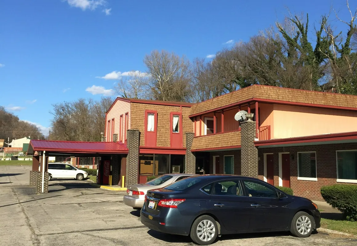 Royal Inn hotel hero