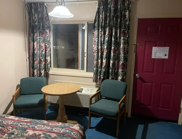 Dollinger's Motor Inn hotel detail image 3