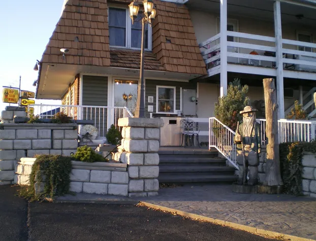 Rip Van Winkle Motel hotel detail image 3