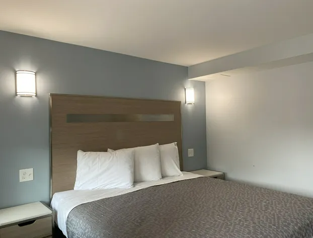 Holly Hill Motel hotel detail image 4