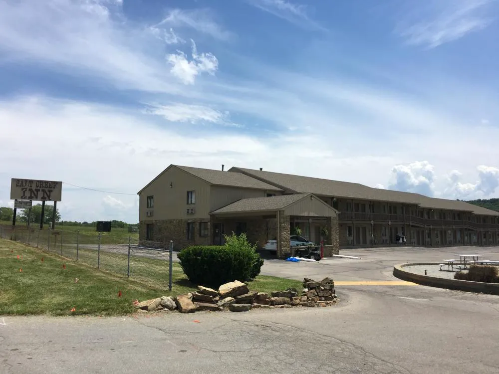 Salt Creek Inn hotel hero