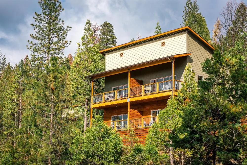 Rush Creek Lodge and Spa at Yosemite hotel hero