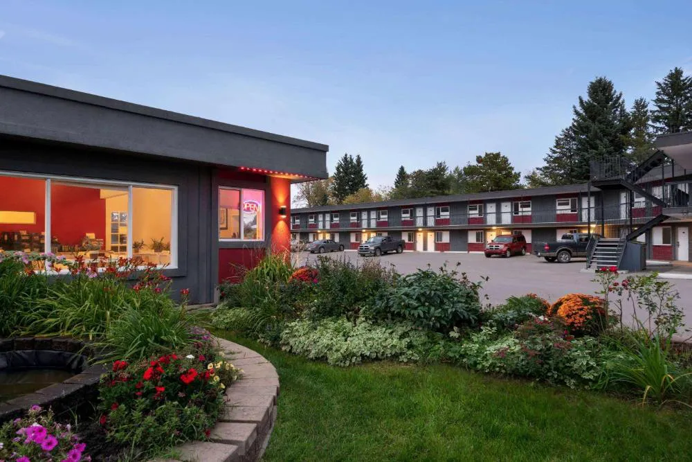 Thriftlodge Edmonton hotel hero