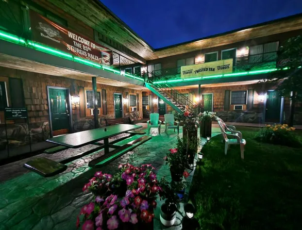 Cedar Wood Inn hotel detail image 4