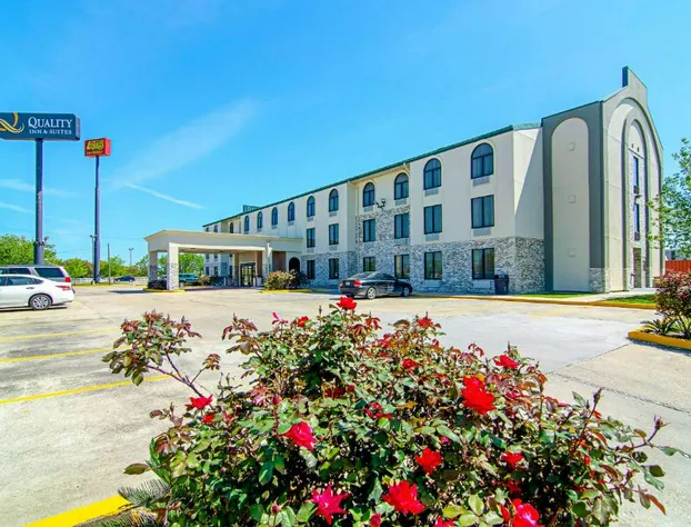 Quality Inn & Suites Near Tanger Outlet Mall hotel detail image 1