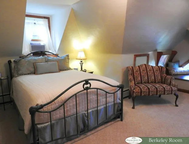 Champaign Garden Inn hotel detail image 4