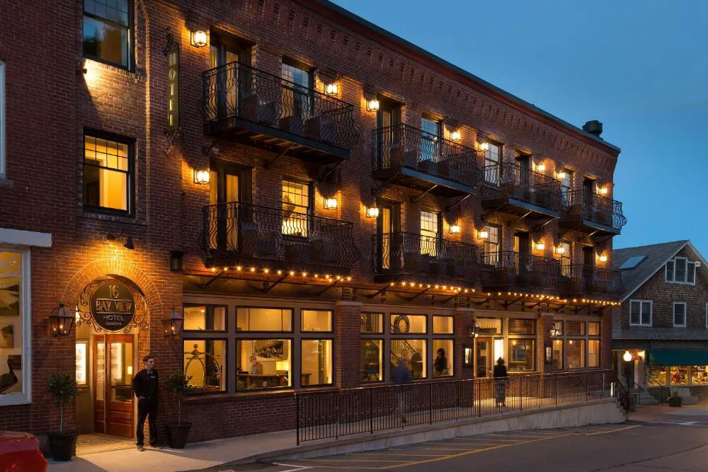 16 Bay View hotel hero