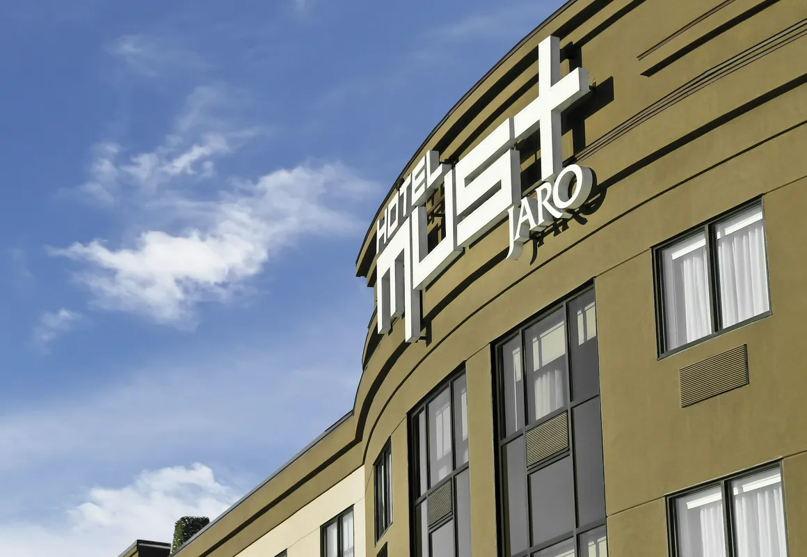 Jaro Hotel Must Quebec hotel hero