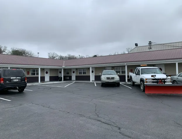 Turnpike Motel hotel detail image 2