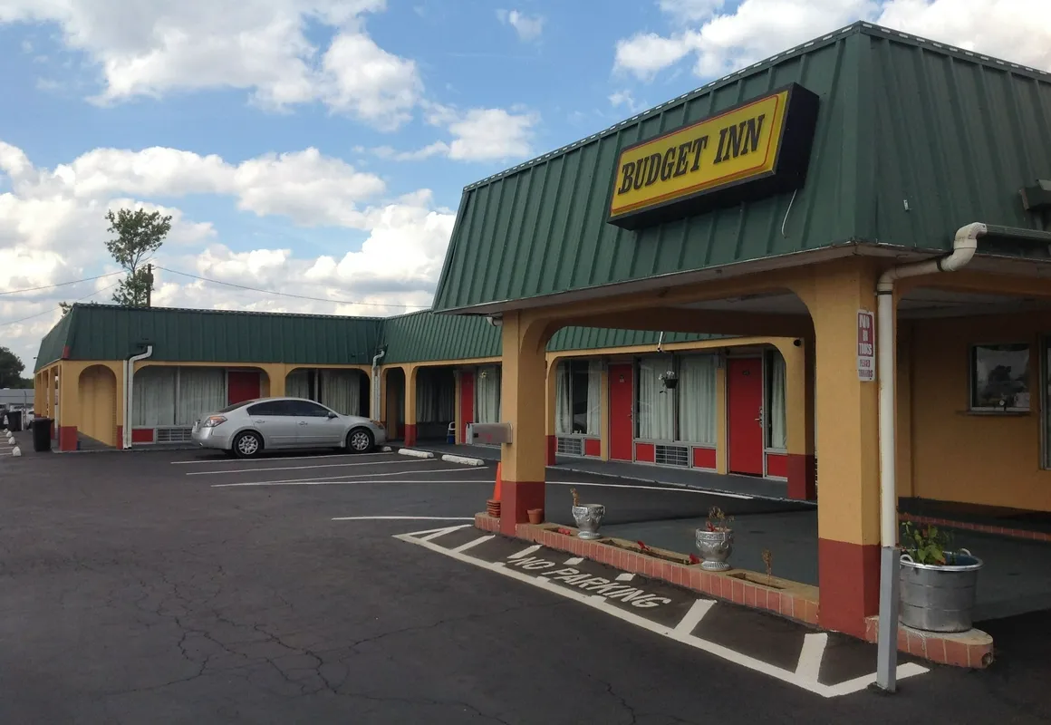 Budget Inn hotel hero