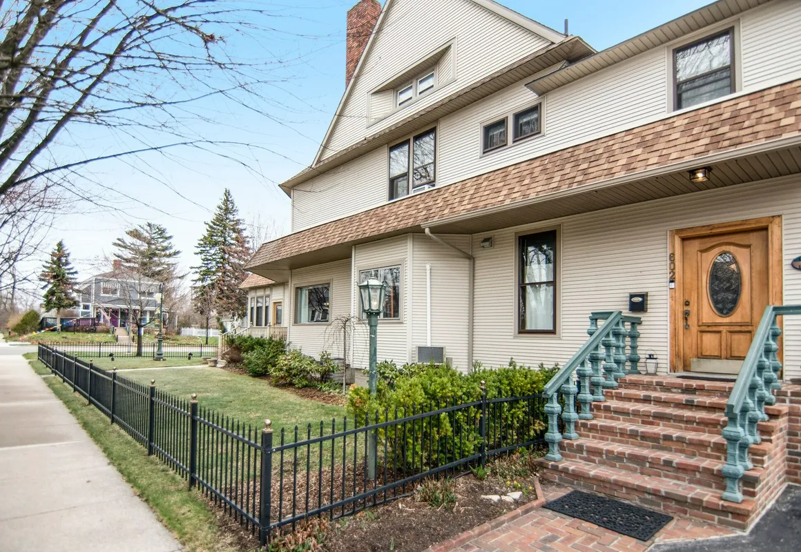 The Lamplighter Bed & Breakfast of Ludington hotel hero