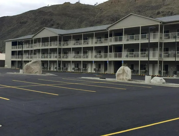 Yellowstone Big Rock Inn hotel detail image 2