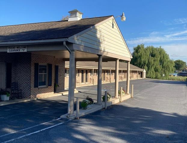 Country Squire Inn and Suites hotel detail image 2