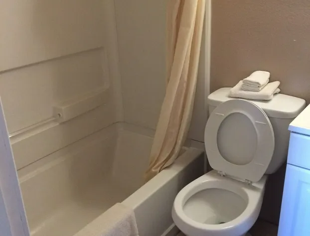 Colonial Motel hotel detail image 4