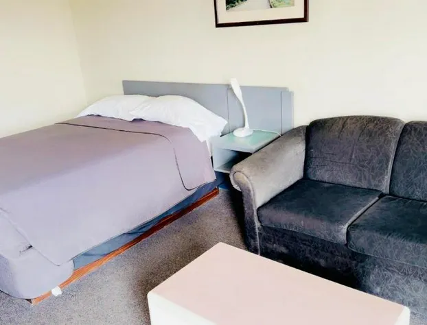 Plains Motor Inn hotel detail image 4