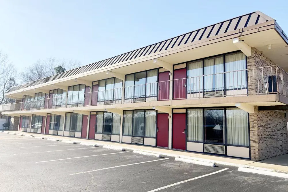 Paris Inn and Suites hotel hero