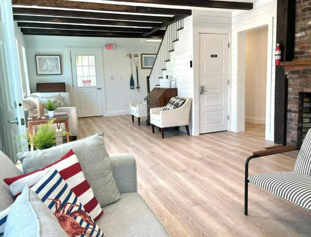 Kingfisher Harwich Port hotel detail image 2