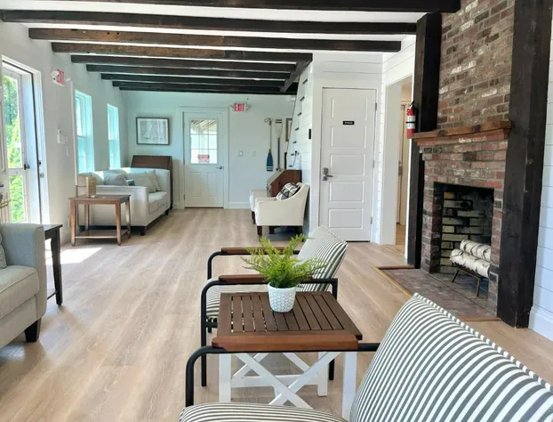 Kingfisher Harwich Port hotel detail image 3