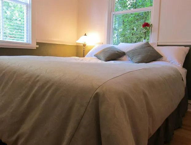 Heriot Bay Inn hotel detail image 4