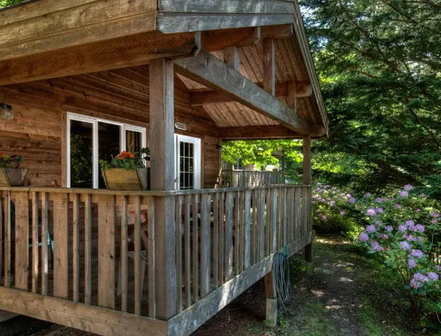 Heriot Bay Inn hotel detail image 2