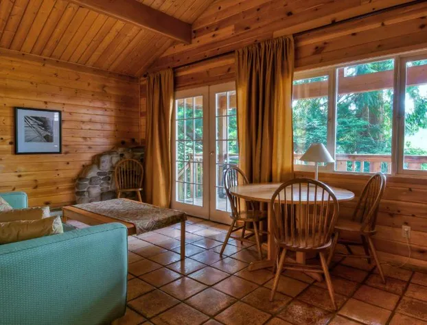 Heriot Bay Inn hotel detail image 4