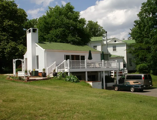 Inn On Poplar Hill hotel detail image 4