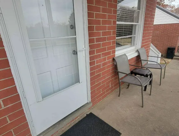 Early American Motel hotel detail image 3