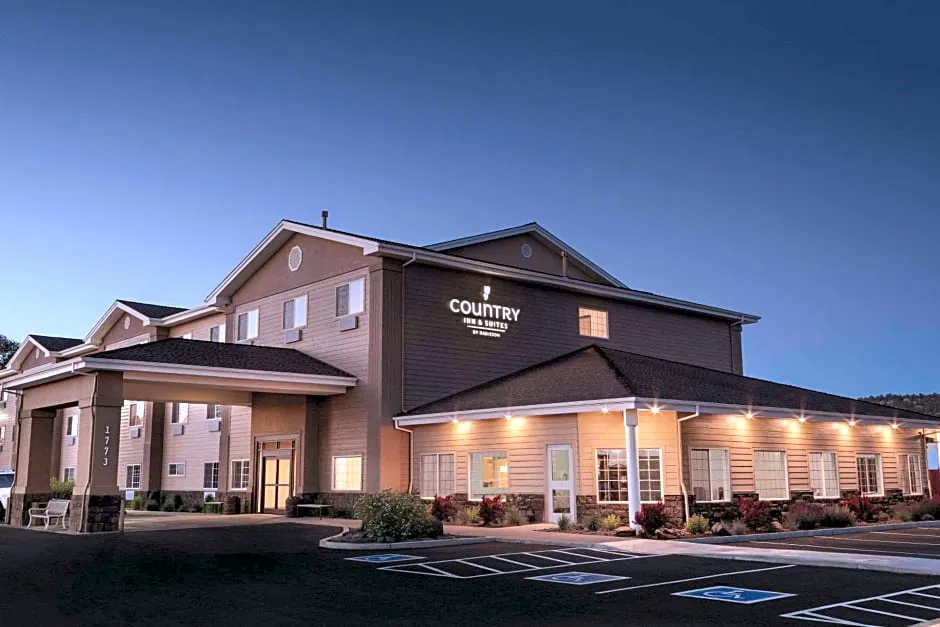 Country Inn & Suites by Radisson, Prineville, OR hotel hero