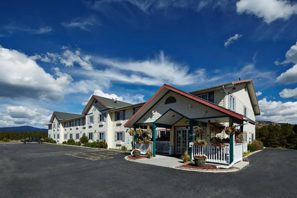 Columbine Inn and Suites hotel hero