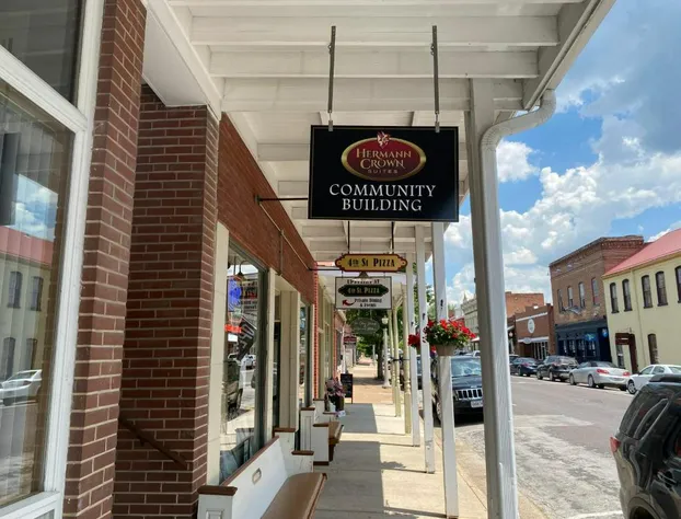 Hermann Crown Suites hotel detail image 4