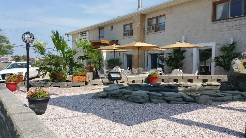 The Amethyst Beach Motel hotel hero