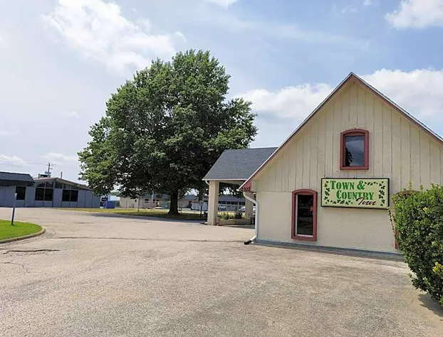 Town and Country INN hotel detail image 1